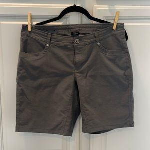 Kühl shorts grey worn maybe 3 times like new condition